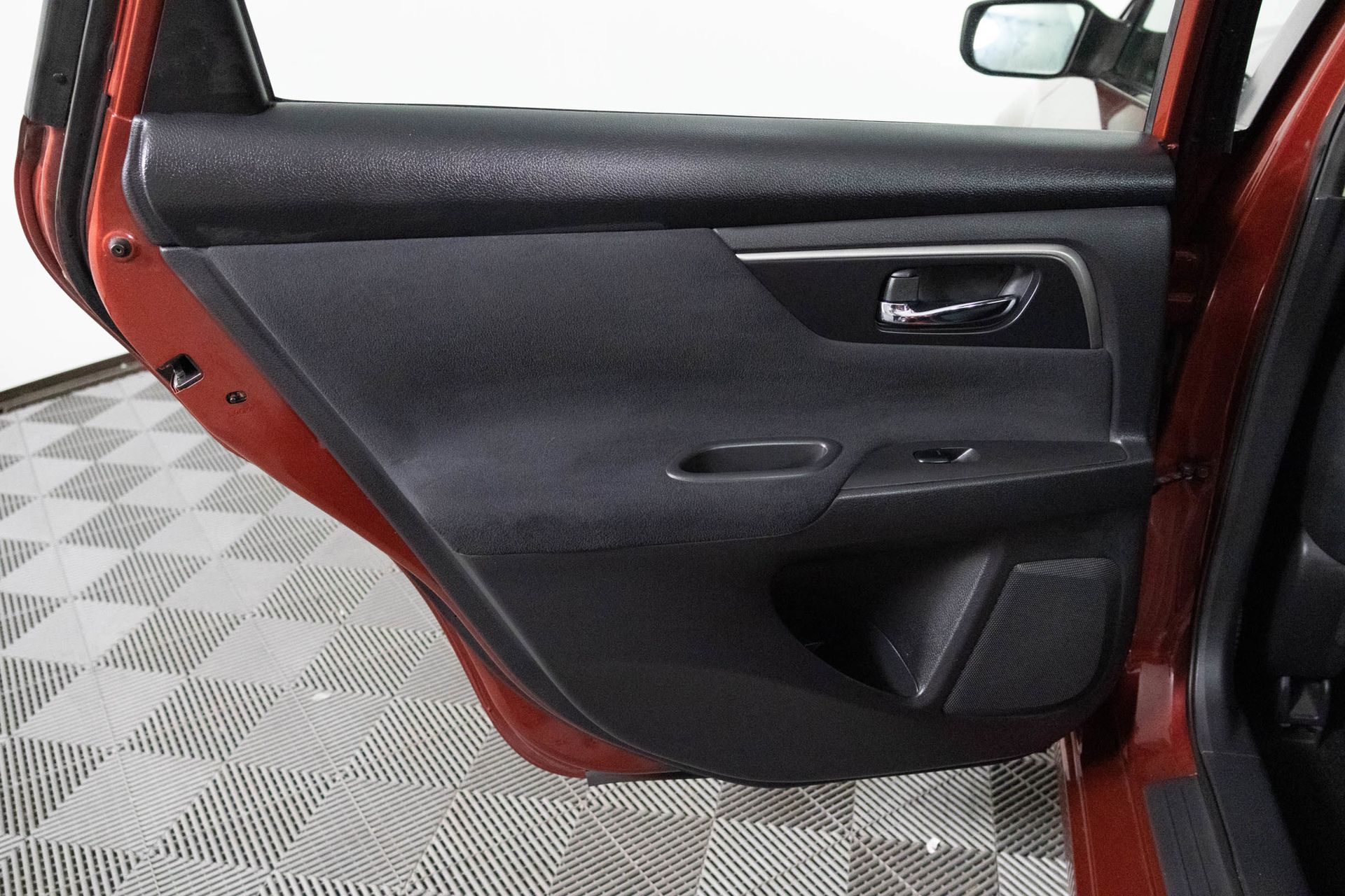 2015 Nissan Altima 2.5 S Image 28 of 39
