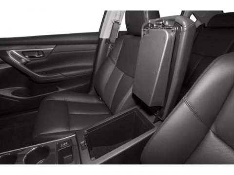 Vehicle image 14 of 21