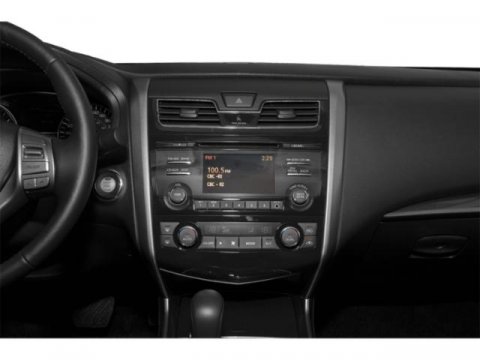 Vehicle image 18 of 21