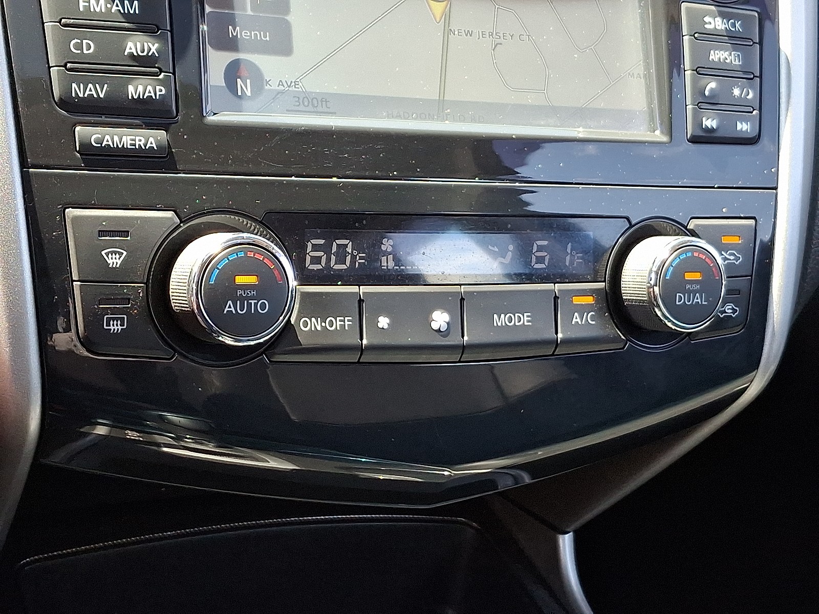 2015 Nissan Altima 2.5 SL Image 17 of 32
