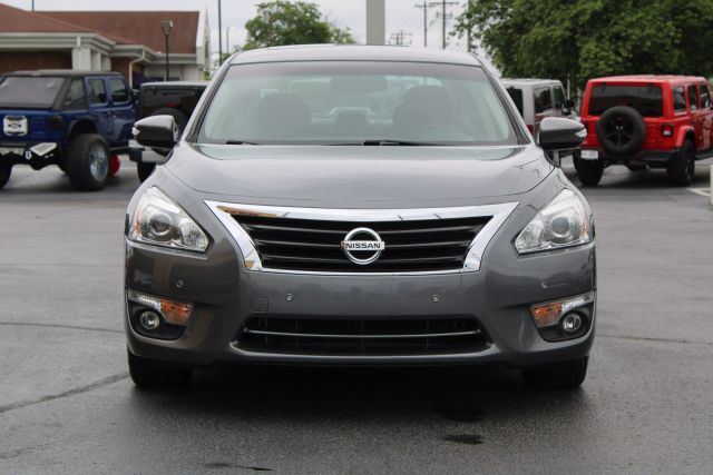 2015 Nissan Altima 2.5 SL Image 2 of 41
