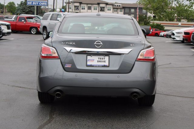 2015 Nissan Altima 2.5 SL Image 5 of 41