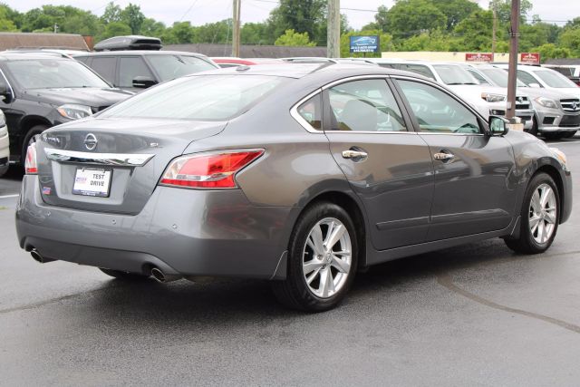 2015 Nissan Altima 2.5 SL Image 4 of 41