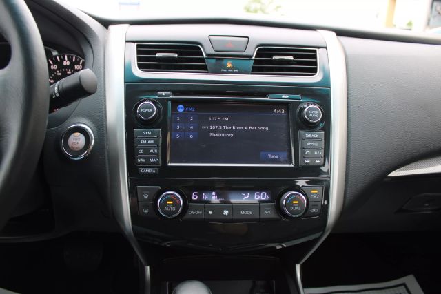 2015 Nissan Altima 2.5 SL Image 10 of 41