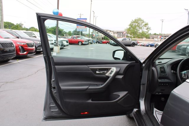 2015 Nissan Altima 2.5 SL Image 7 of 41