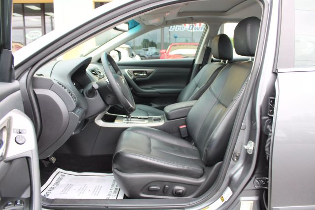 2015 Nissan Altima 2.5 SL Image 9 of 41