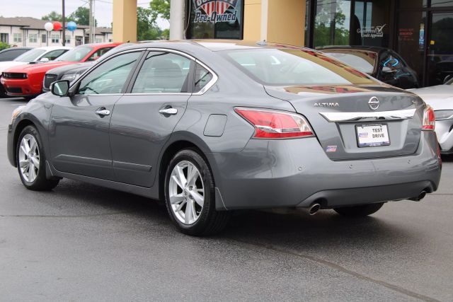 2015 Nissan Altima 2.5 SL Image 6 of 41