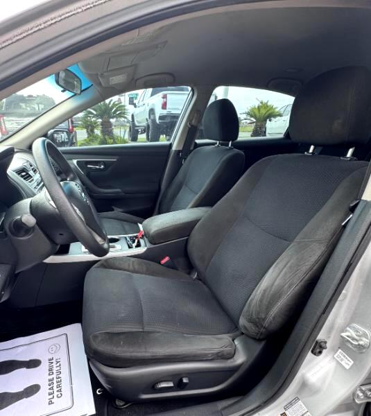 2015 Nissan Altima 2.5 S Image 12 of 19