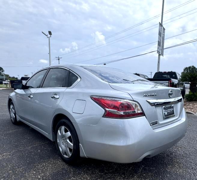 2015 Nissan Altima 2.5 S Image 6 of 19