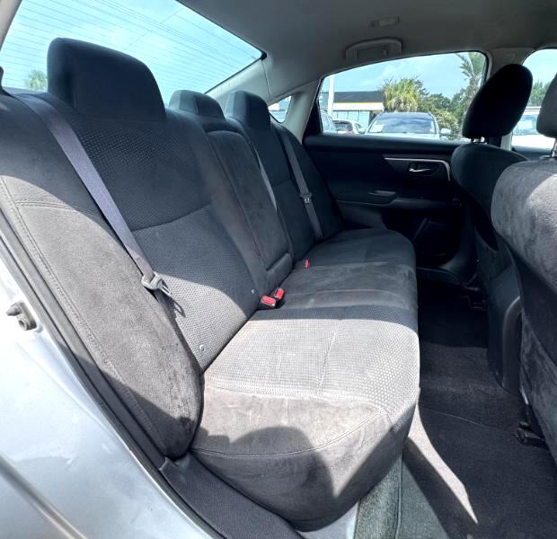 2015 Nissan Altima 2.5 S Image 9 of 19