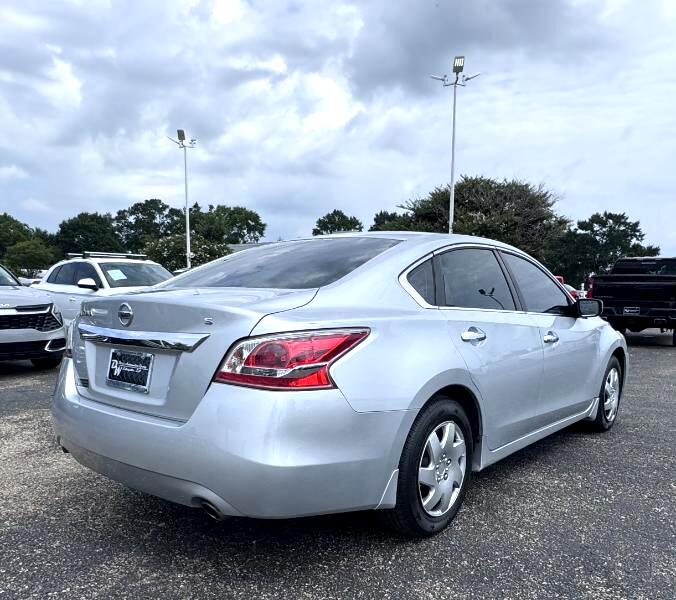 2015 Nissan Altima 2.5 S Image 5 of 19