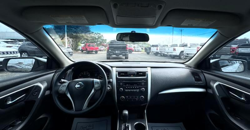 2015 Nissan Altima 2.5 S Image 13 of 19