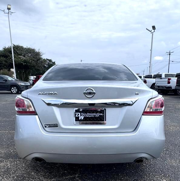 2015 Nissan Altima 2.5 S Image 14 of 19
