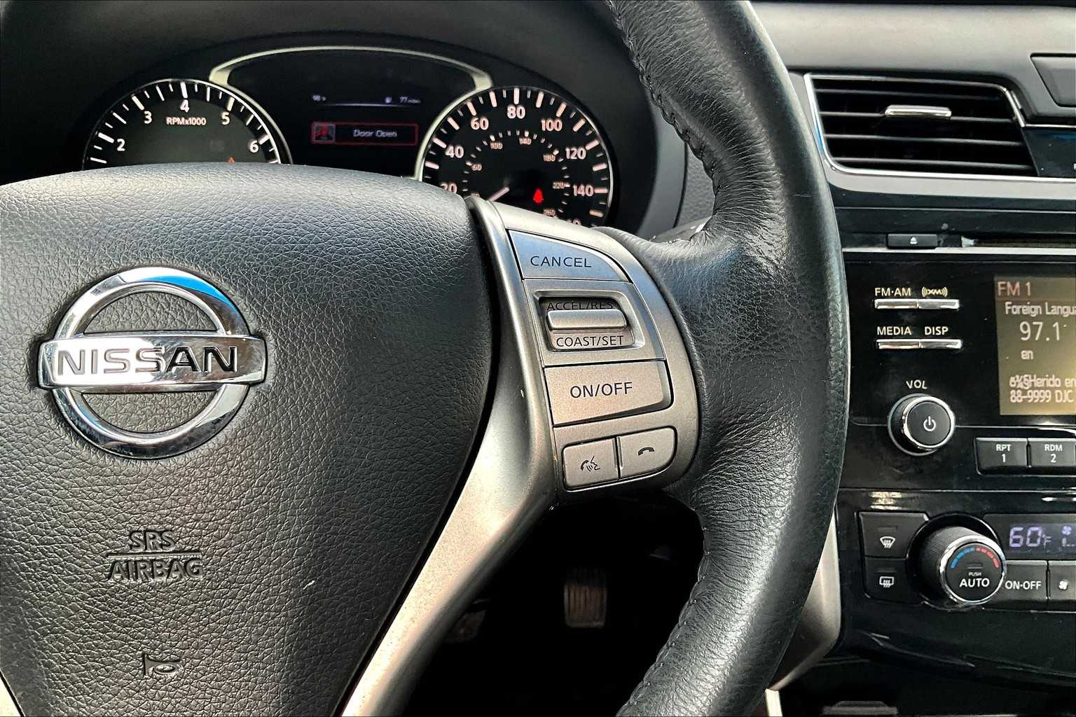 2015 Nissan Altima 2.5 SV Image 17 of 34