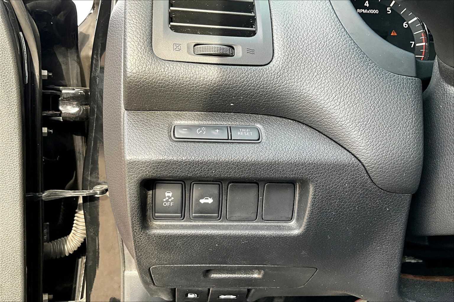 2015 Nissan Altima 2.5 SV Image 32 of 34
