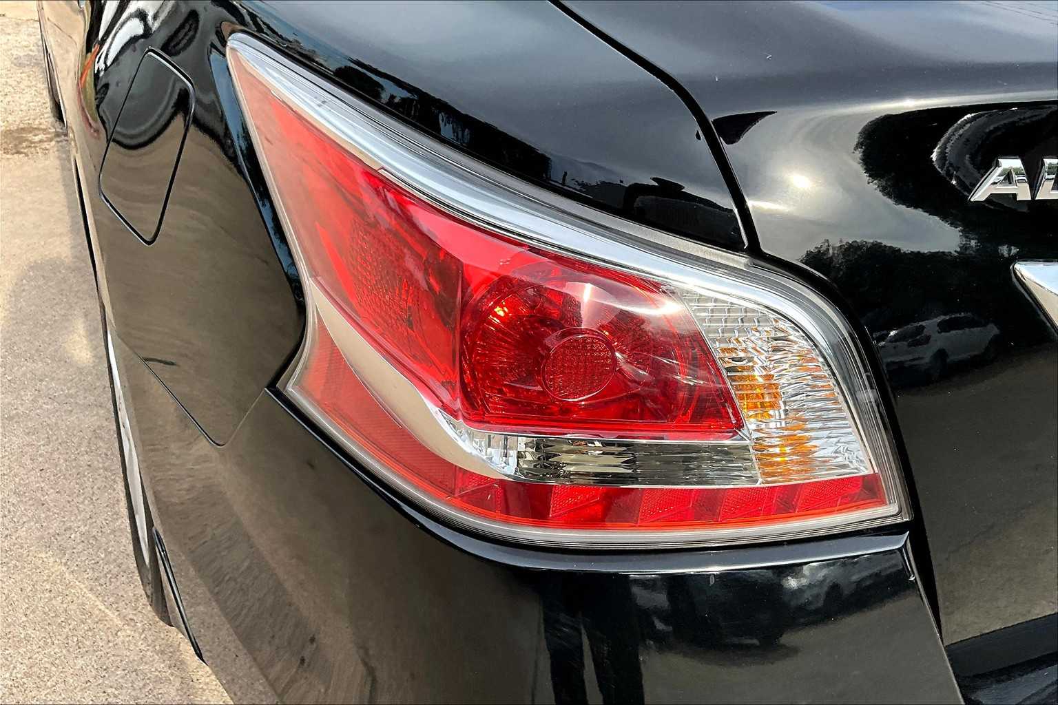 2015 Nissan Altima 2.5 SV Image 31 of 34