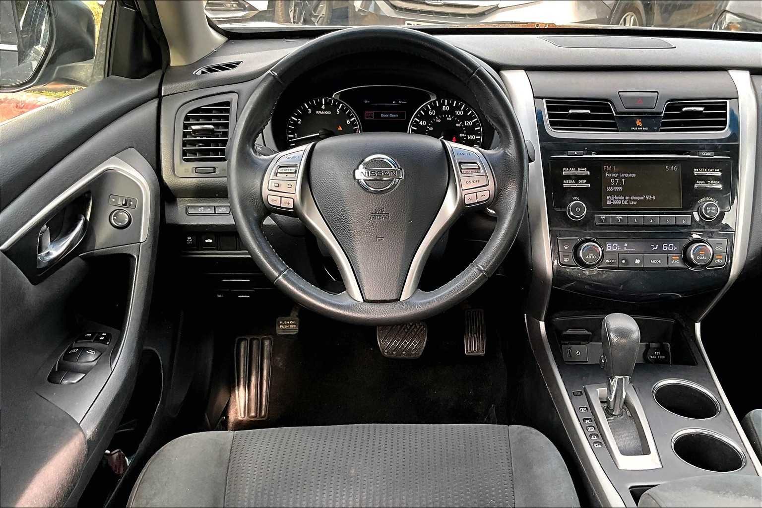 2015 Nissan Altima 2.5 SV Image 15 of 34