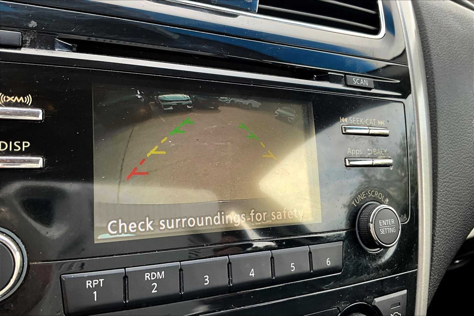 2015 Nissan Altima 2.5 SV Image 19 of 34