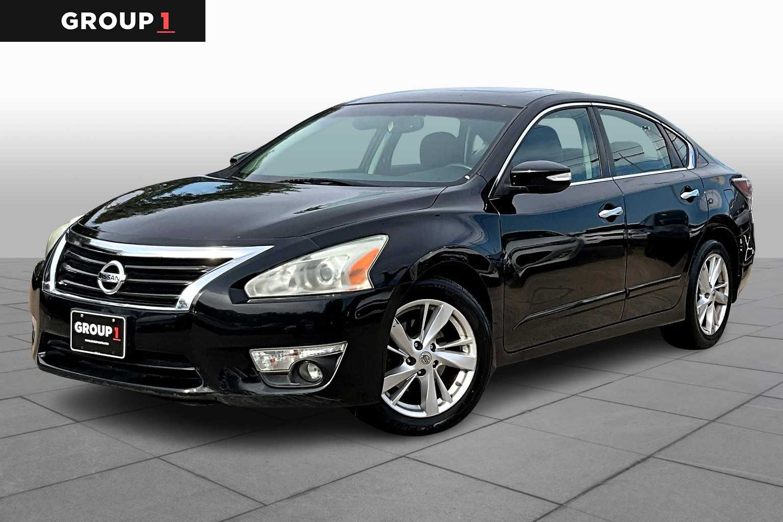 2015 Nissan Altima 2.5 SV Image 1 of 34