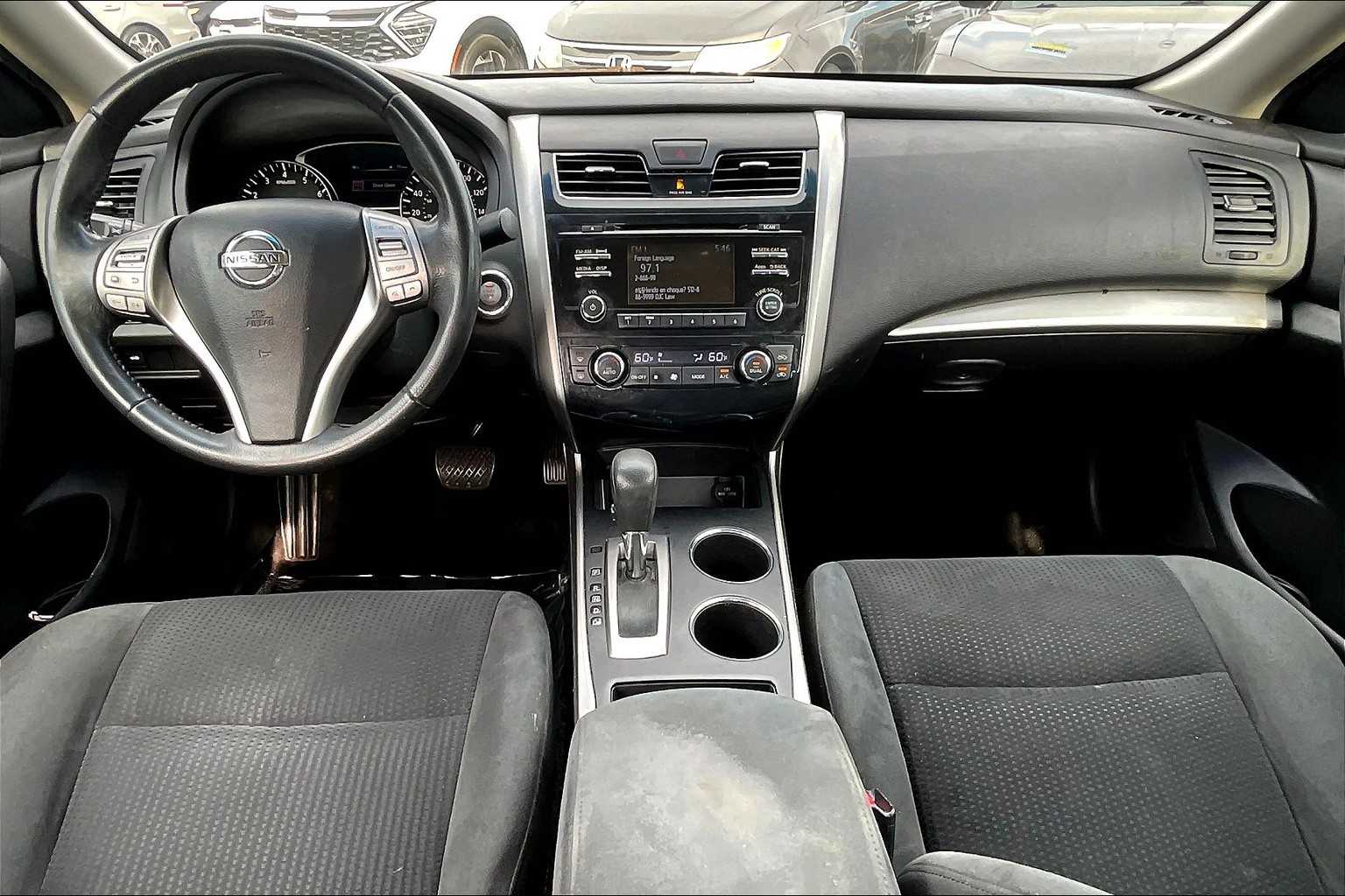 2015 Nissan Altima 2.5 SV Image 13 of 34