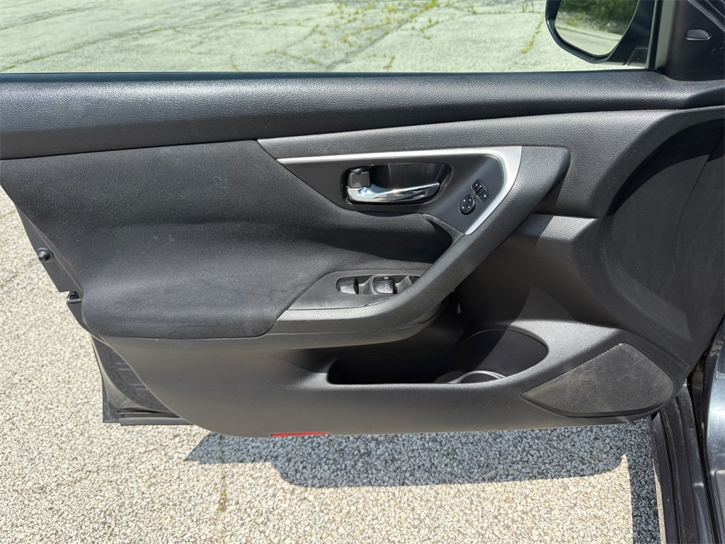 2015 Nissan Altima 2.5 SV Image 19 of 22