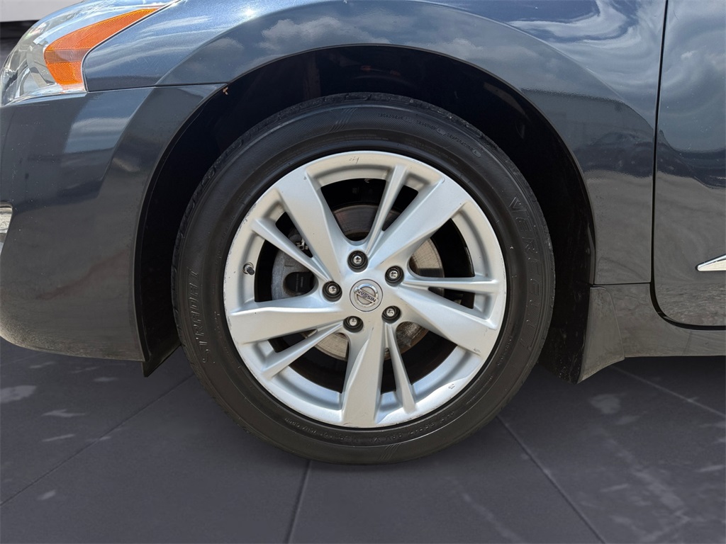 2015 Nissan Altima 2.5 SV Image 9 of 22