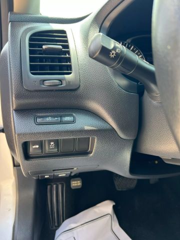 Vehicle image 19 of 33