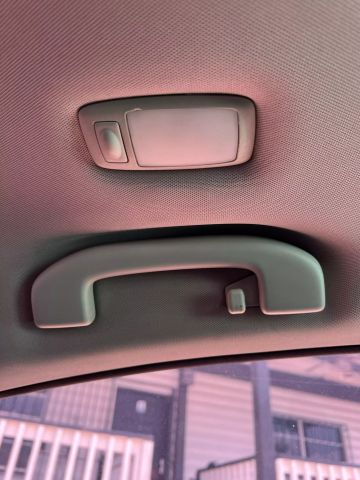 Vehicle image 32 of 33