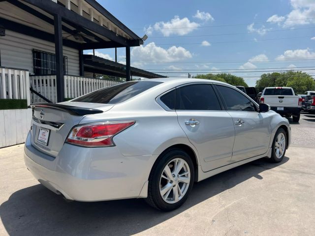 Vehicle image 4 of 33