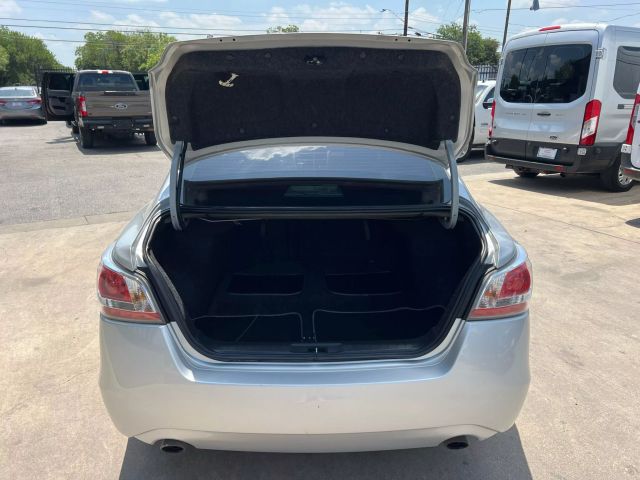 Vehicle image 10 of 33