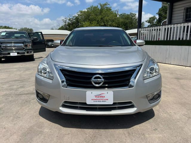 Vehicle image 8 of 33