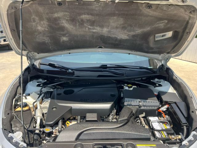 Vehicle image 11 of 33