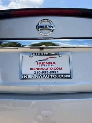 Vehicle image 9 of 33