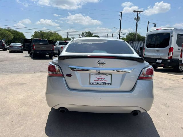 Vehicle image 5 of 33