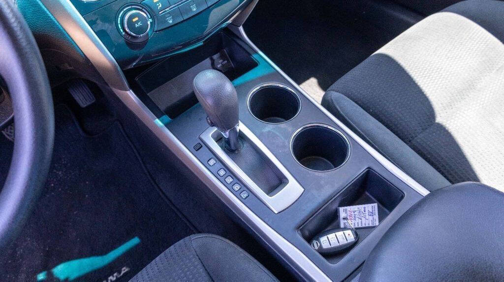 2015 Nissan Altima 2.5 S Image 24 of 30