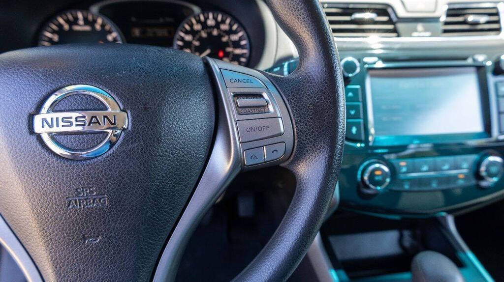 2015 Nissan Altima 2.5 S Image 21 of 30