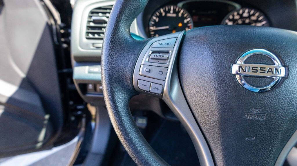 2015 Nissan Altima 2.5 S Image 20 of 30