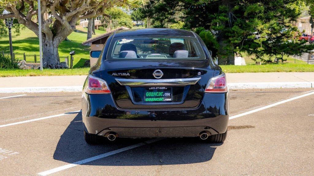 2015 Nissan Altima 2.5 S Image 9 of 30