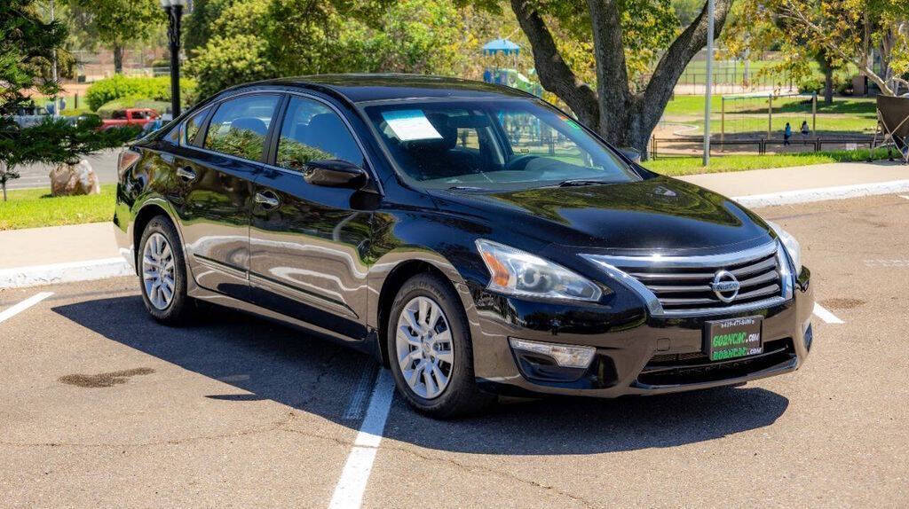 2015 Nissan Altima 2.5 S Image 4 of 30