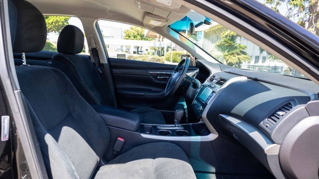 2015 Nissan Altima 2.5 S Image 15 of 30