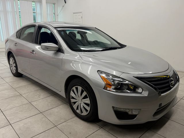 2015 Nissan Altima 2.5 S Image 1 of 17