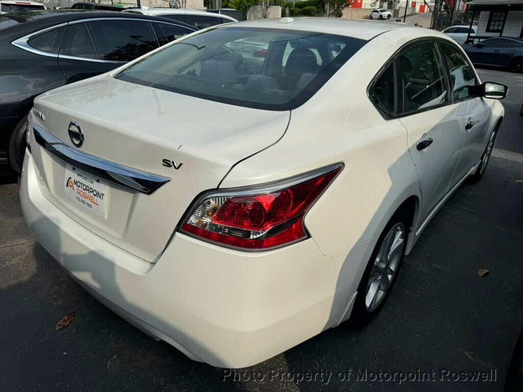 2015 Nissan Altima 2.5 SV Image 2 of 5