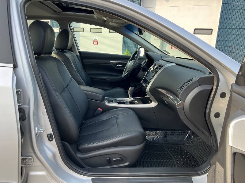 2015 Nissan Altima 2.5 SL Image 14 of 27