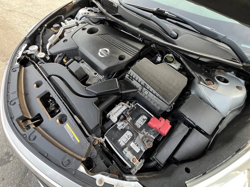 2015 Nissan Altima 2.5 SL Image 11 of 27