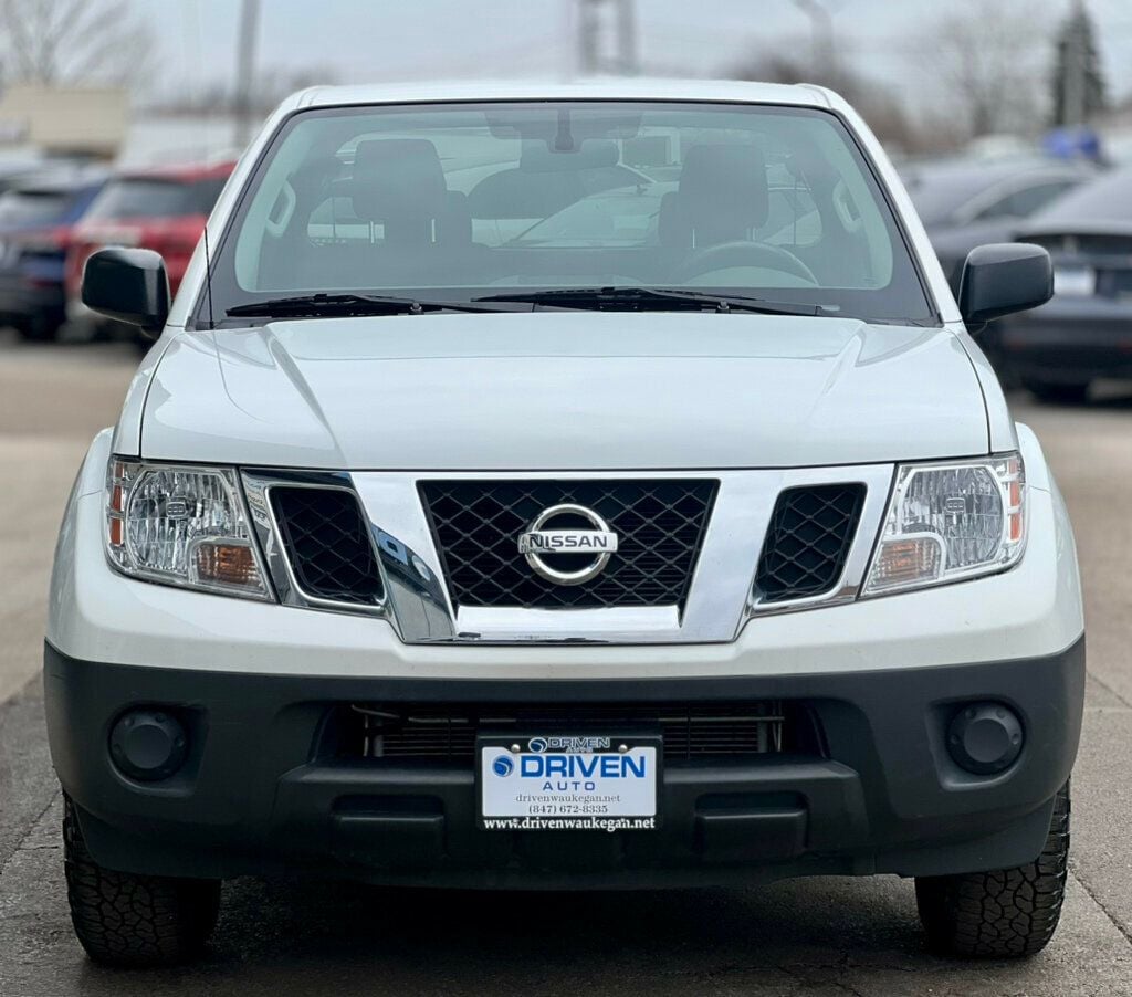 2015 Nissan Frontier S Image 3 of 35