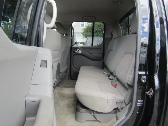 2015 Nissan Frontier SV Image 13 of 25
