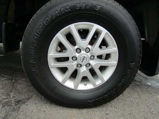 2015 Nissan Frontier SV Image 10 of 25