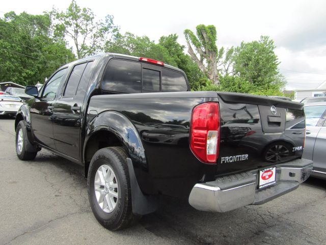 2015 Nissan Frontier SV Image 8 of 25