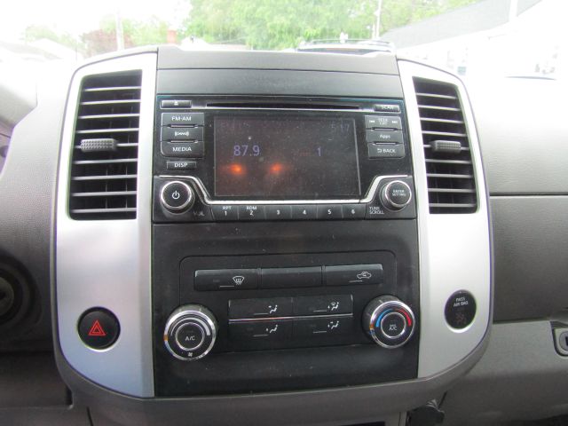 2015 Nissan Frontier SV Image 18 of 25