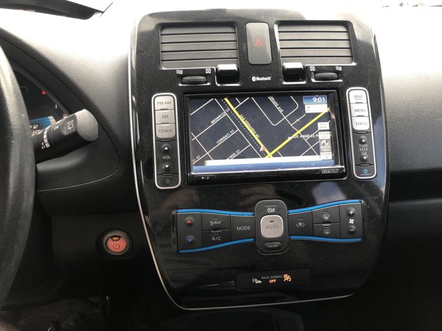 Vehicle image 8 of 18